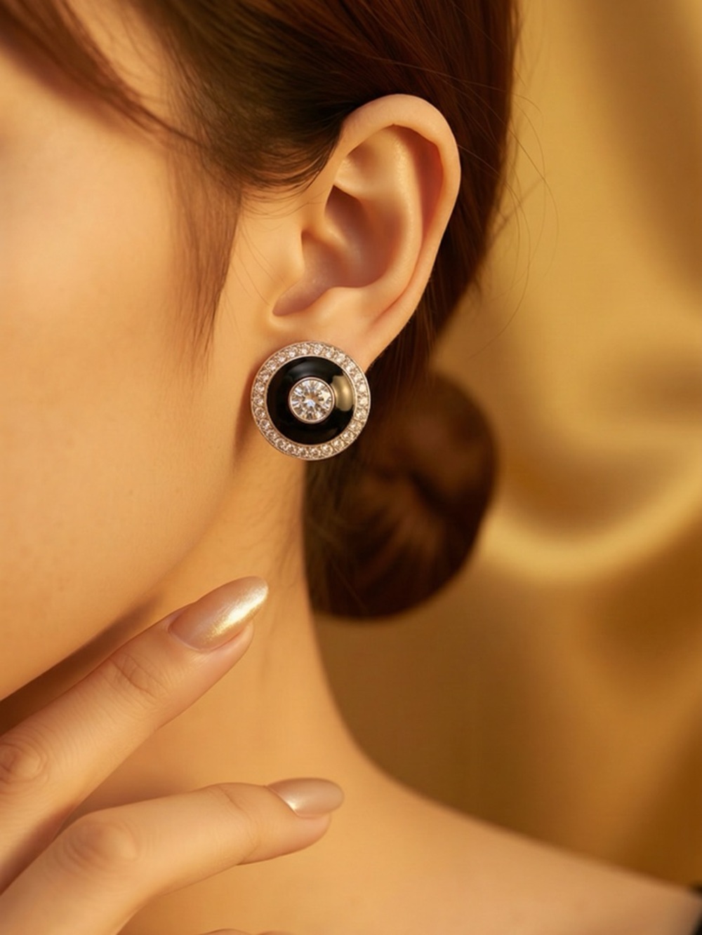 ELLEN DESIGNS Black Enamel & Rhinestone Clip-on Earrings Vintage